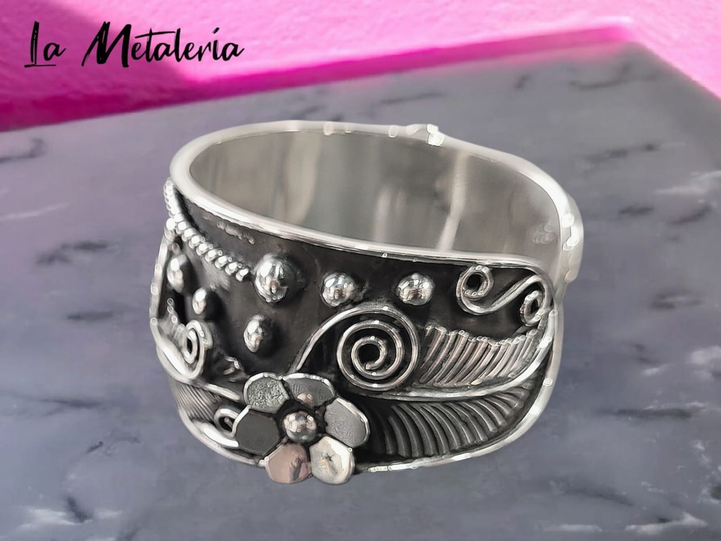 Brazalete Flor Pavonado
