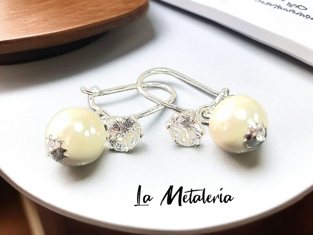 Aretes Perla con Punto de Colores