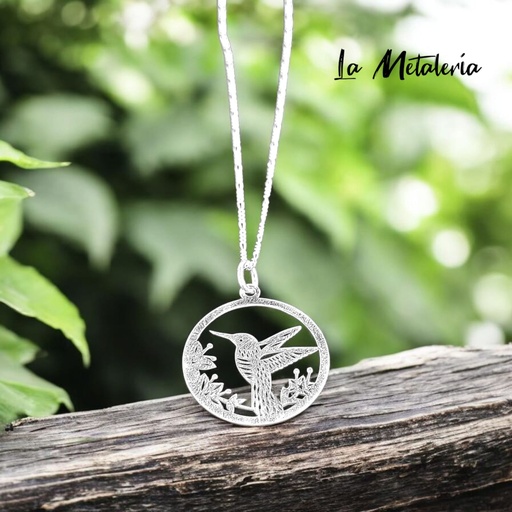 Dije Colibrí con Plantas