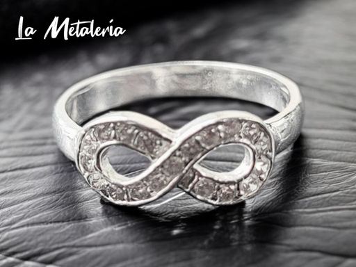 Anillo Infinito con Zirconias
